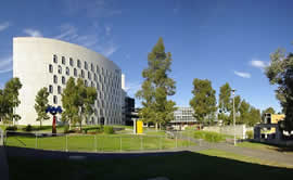 Học đại học Deakin thông qua Học viện Công nghệ và Kinh doanh Melbourne (MIBT)